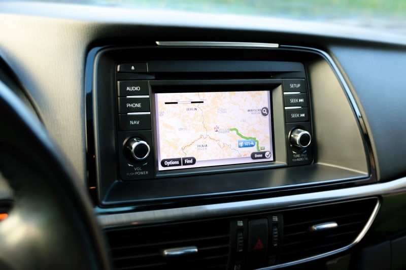 Comment choisir un GPS voiture performant