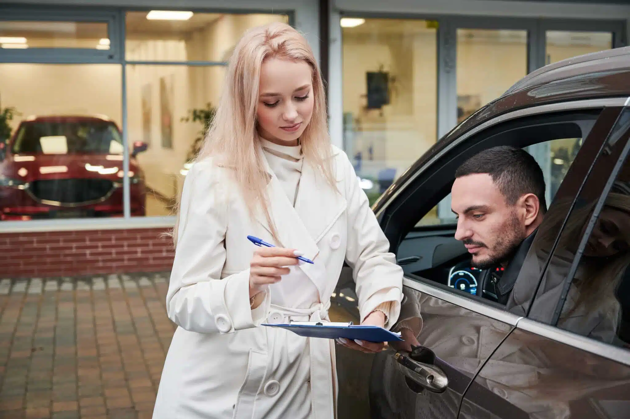 Quels sont les documents nécessaires lors de l'achat d'une voiture avec un mandataire auto