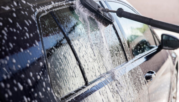L'importance de l'entretien extérieur : pourquoi ne pas négliger le lavage de votre auto ?