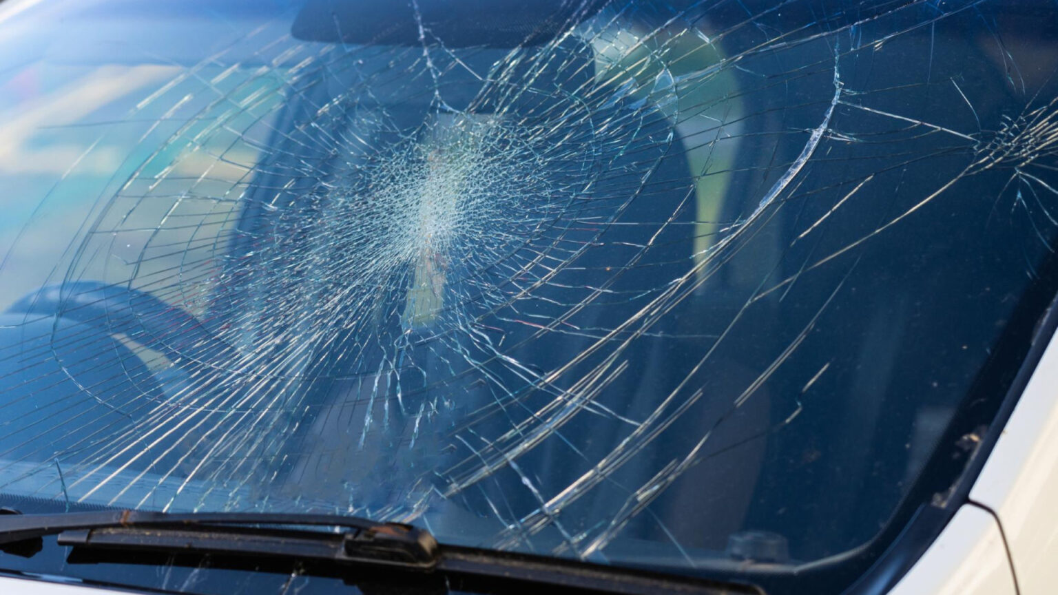 Quand faut‑il remplacer le pare‑brise de votre voiture ?